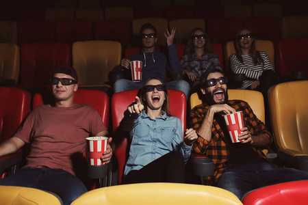 电影院线赚钱吗