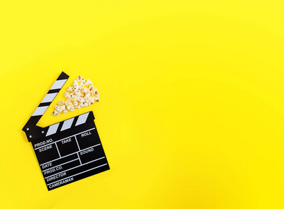 和同学一起看电影作文300个字怎么写的